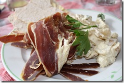 jambon de mouton et salade de pomme de terre