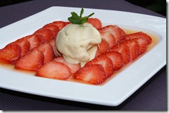 Carpaccio fraise glace touron