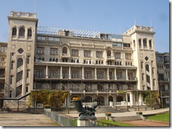 clup hipico facade